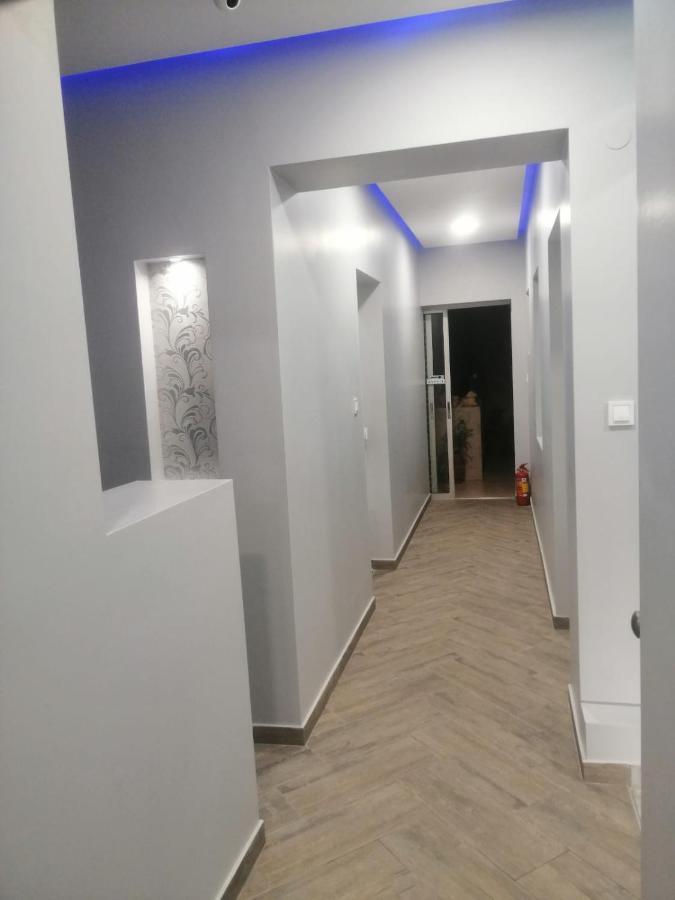 Little Hause Hotel Псахудиа Екстериор снимка
